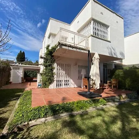 Villa La Digue House